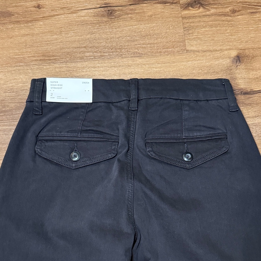 NWT American Eagle Super High Rise Black Straight Leg Pants. Size 2/26 Short - Picture 6 of 6
